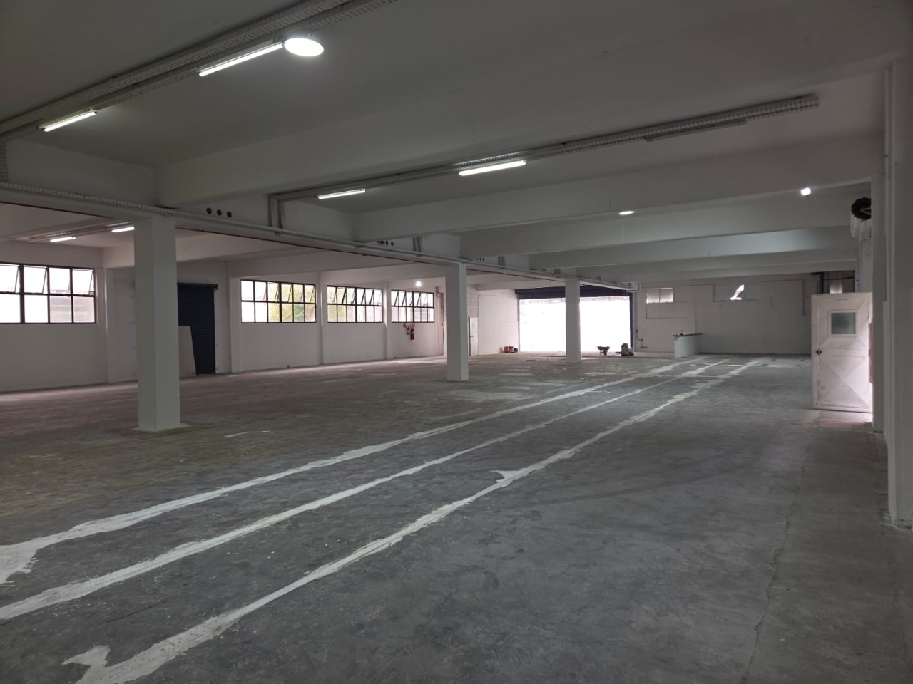 Galpão comercial para alugar na Lapa, São Paulo, próximo à Marginal Tietê, Anhanguera e Bandeirantes, ideal para logística e distribuição