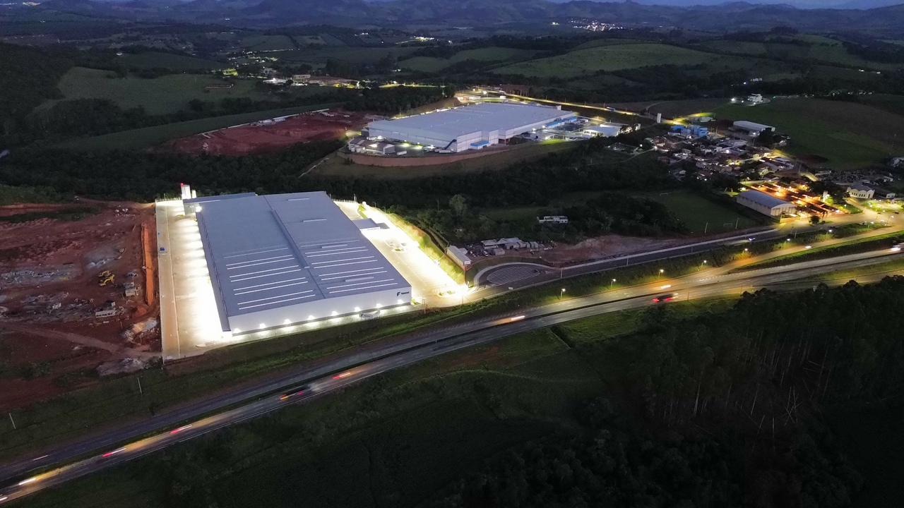 Galpão logístico para alugar em pouso alegre na rodovia fern