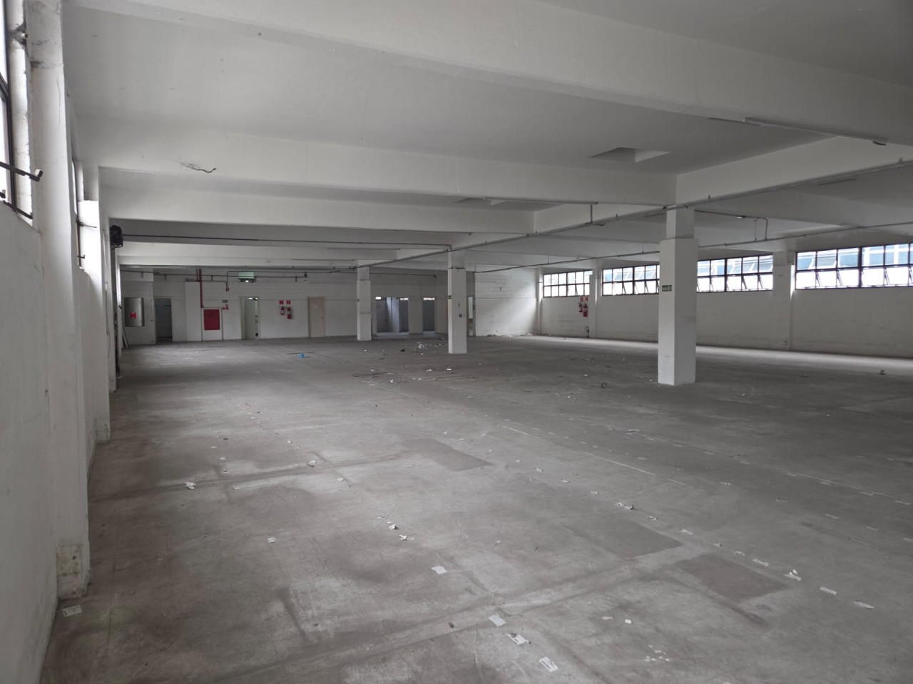 Galpão comercial para alugar na Lapa, São Paulo, próximo à Marginal Tietê, Anhanguera e Bandeirantes, ideal para logística e distribuição