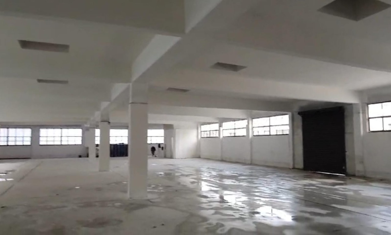 Galpão comercial para alugar na Lapa, São Paulo, próximo à Marginal Tietê, Anhanguera e Bandeirantes, ideal para logística e distribuição