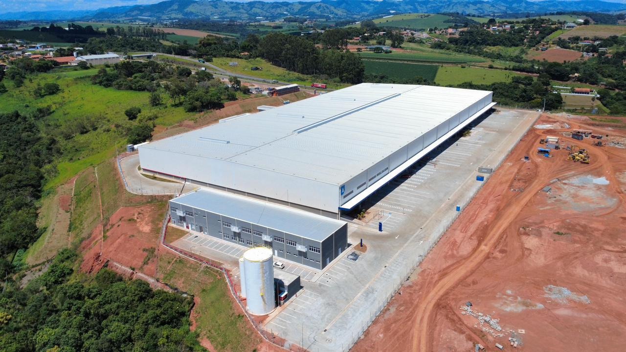 Galpão logístico para alugar em pouso alegre na rodovia fern