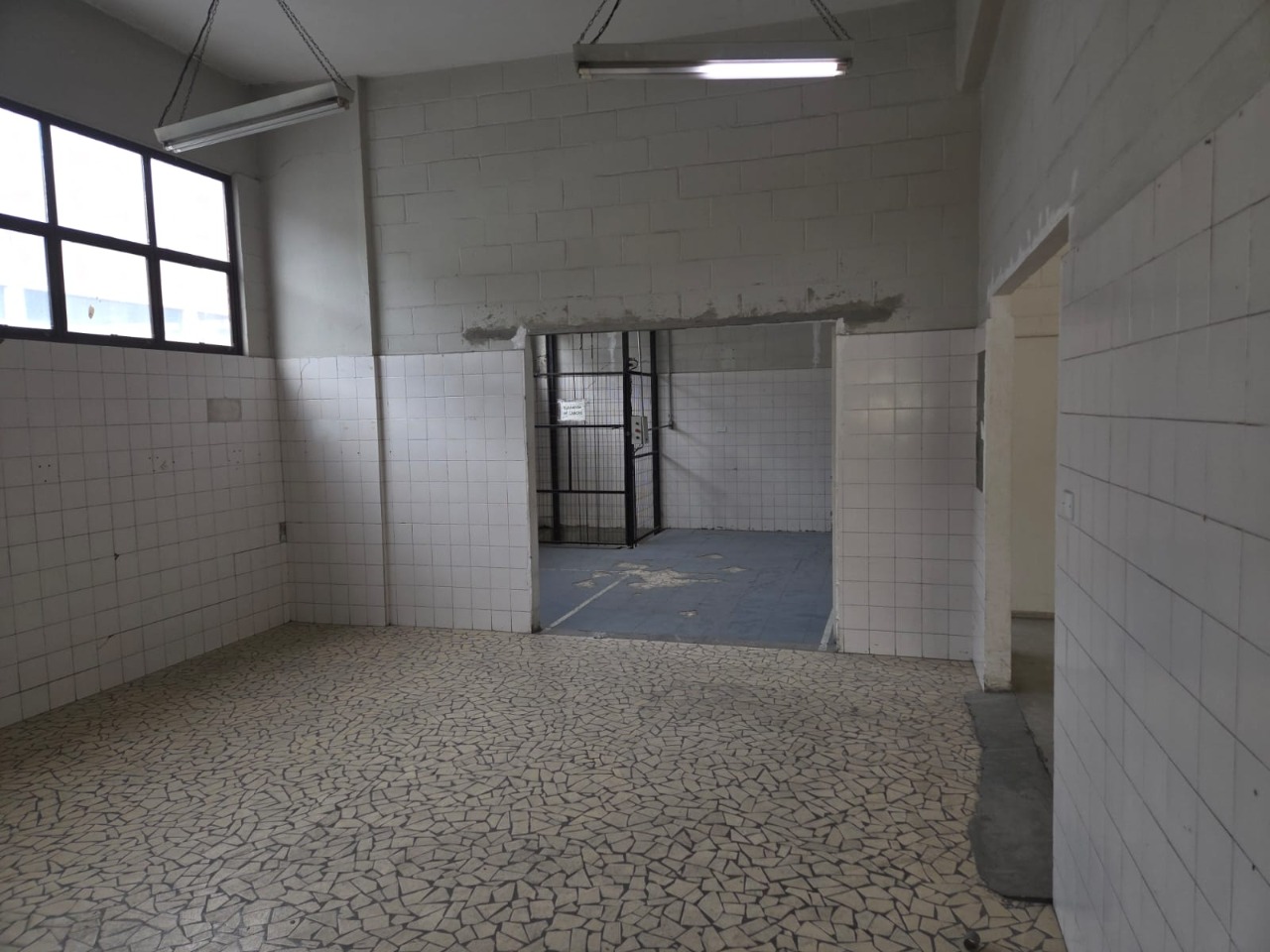 Galpão comercial para alugar na Lapa, São Paulo, próximo à Marginal Tietê, Anhanguera e Bandeirantes, ideal para logística e distribuição