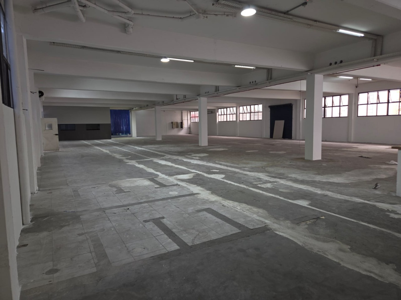 Galpão comercial para alugar na Lapa, São Paulo, próximo à Marginal Tietê, Anhanguera e Bandeirantes, ideal para logística e distribuição