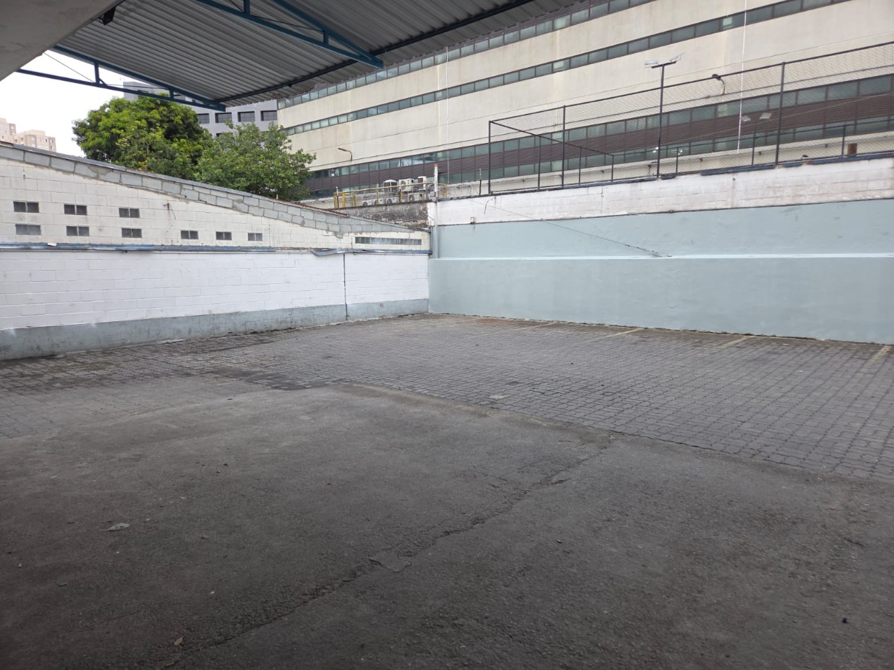 Galpão comercial para alugar na Lapa, São Paulo, próximo à Marginal Tietê, Anhanguera e Bandeirantes, ideal para logística e distribuição