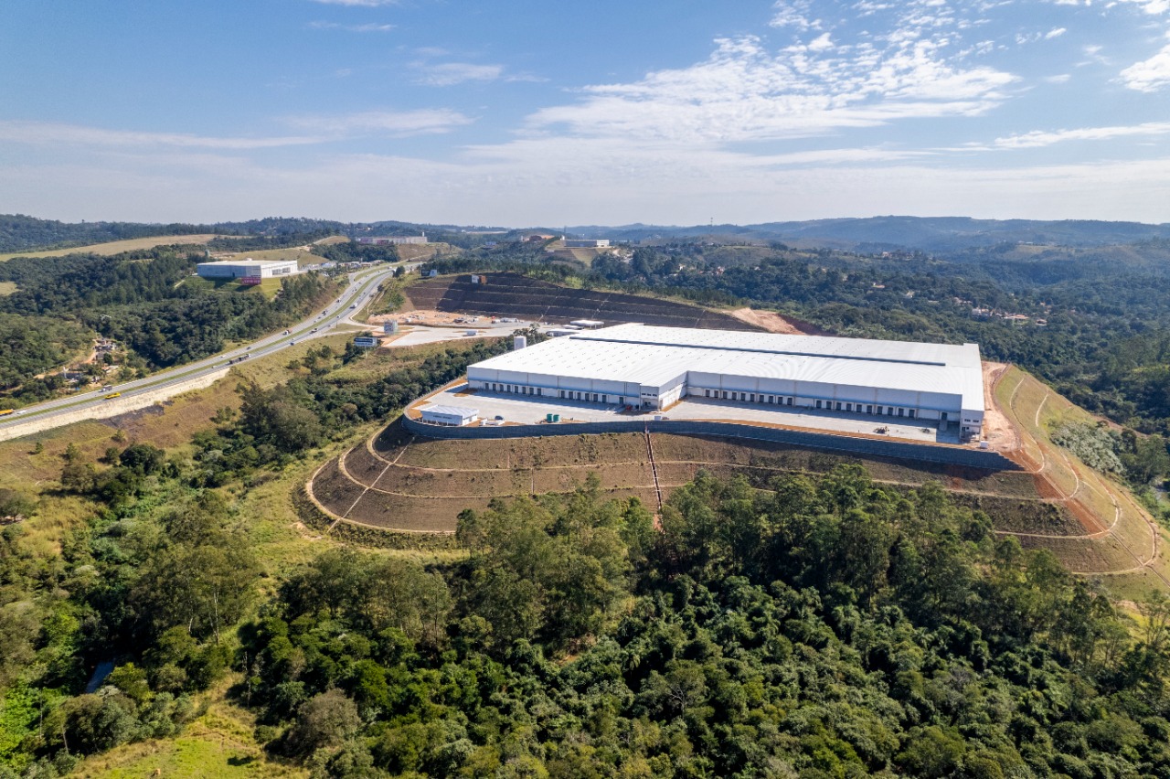 Galpão industrial e logístico para alugar na rodovia castelo