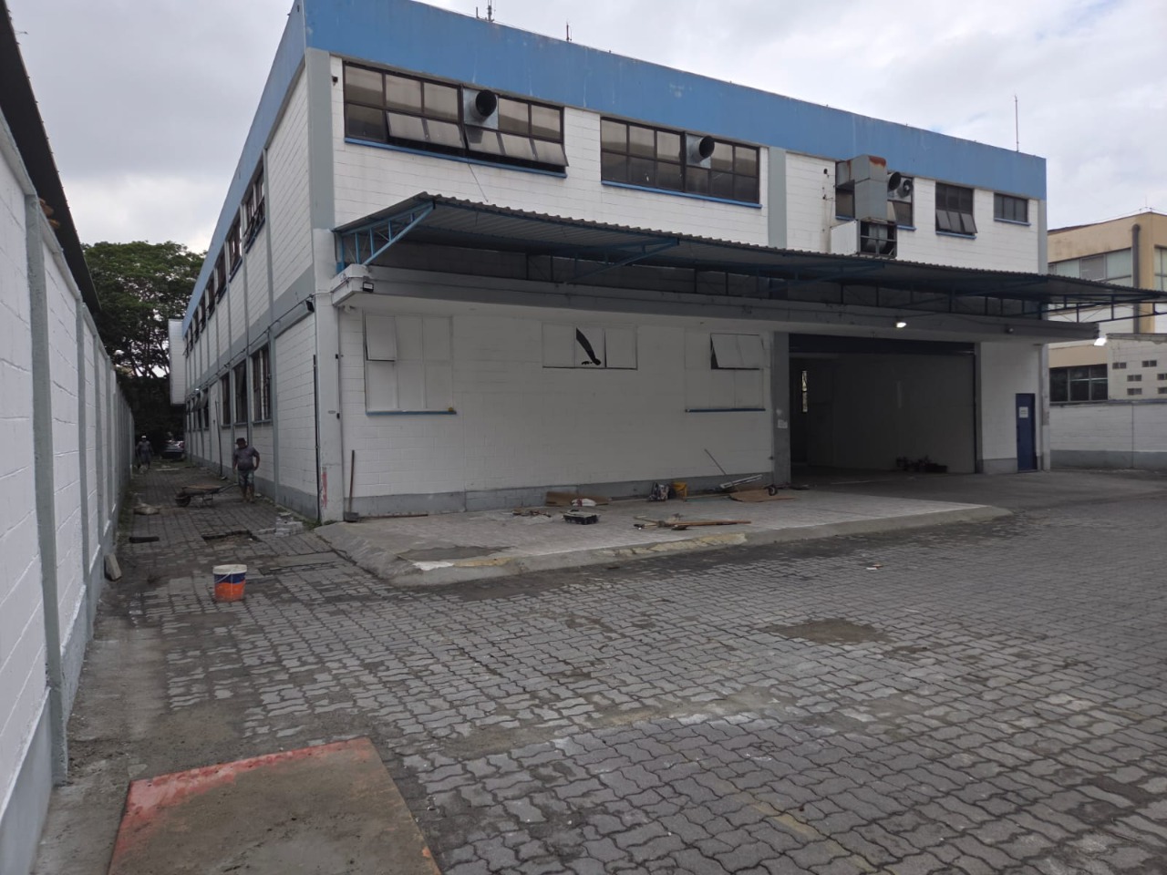 Galpão comercial para alugar na Lapa, São Paulo, próximo à Marginal Tietê, Anhanguera e Bandeirantes, ideal para logística e distribuição