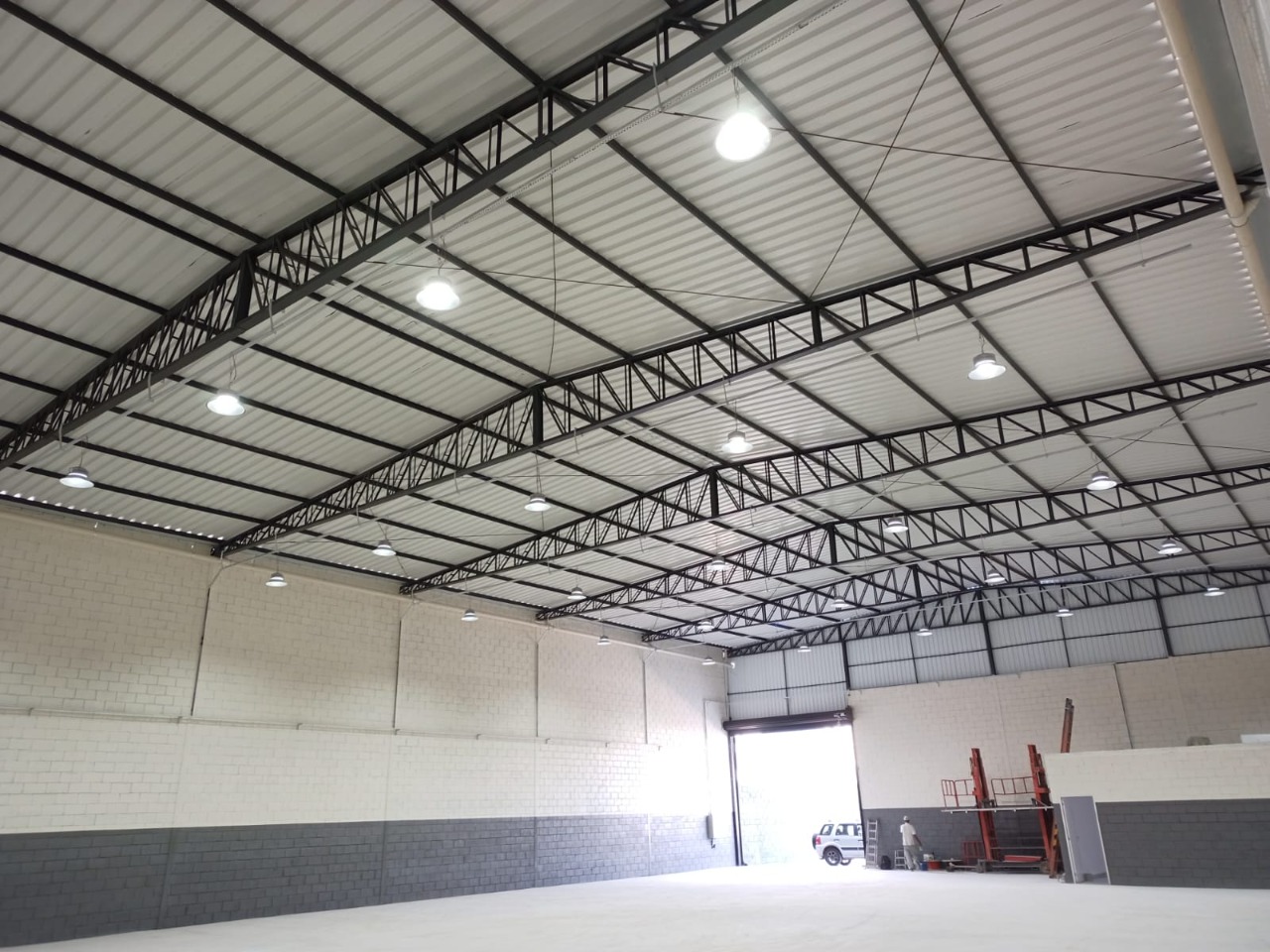 Galpão para Alugar em Sorocaba no Centro Empresarial: 750 m², Docas, Pátio para Caminhões e Excelente Estrutura Logística e Industrial