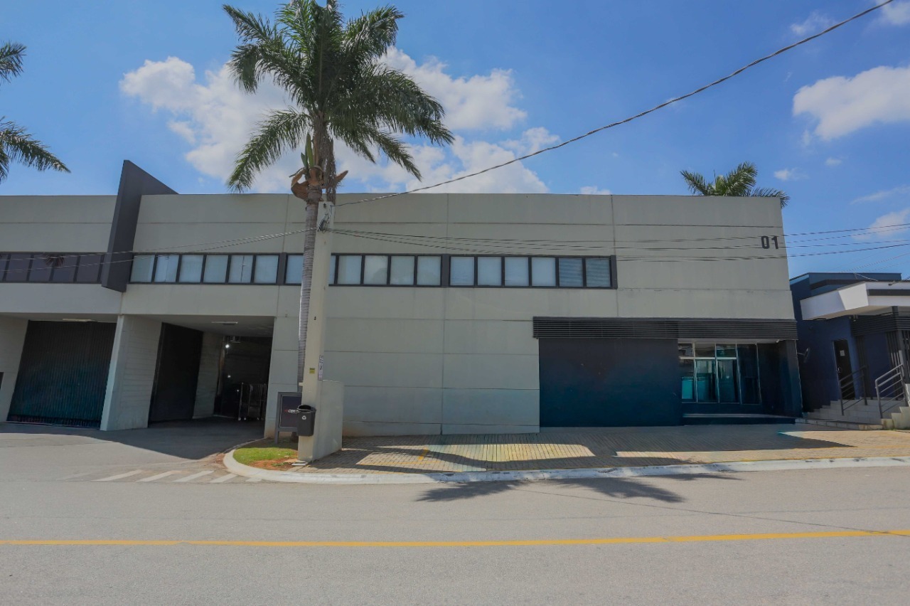 Galpão à Venda com Renda em Sorocaba, em Condomínio Fechado, com 1.317 m² Construídos, Doca e Pé-Direito de 12 m
