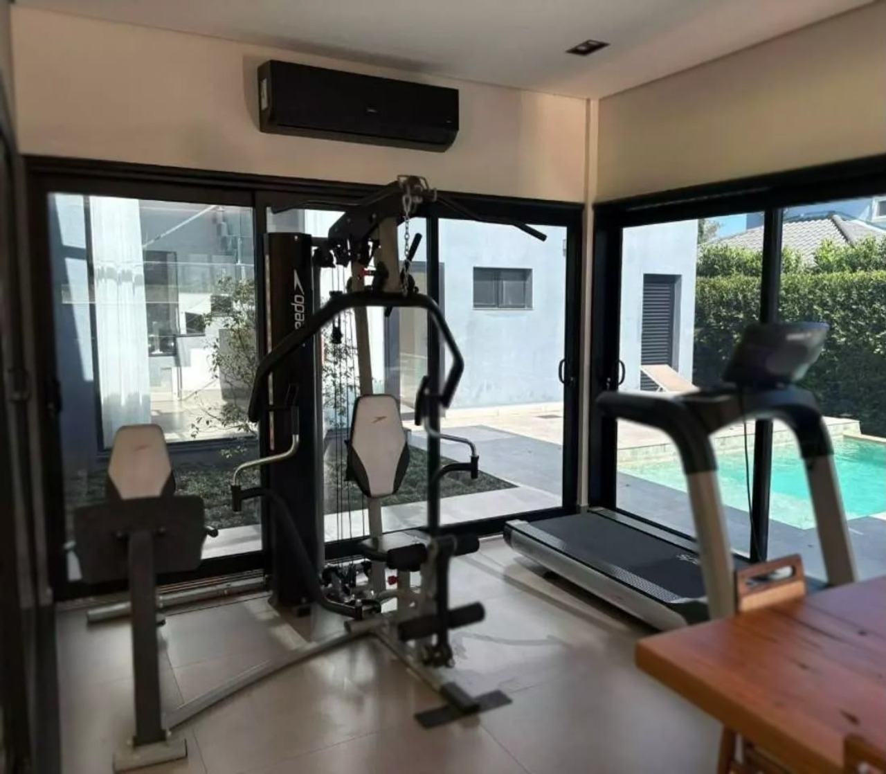 Casa de alto padrão, casa de luxo, mansão em condomínio fech