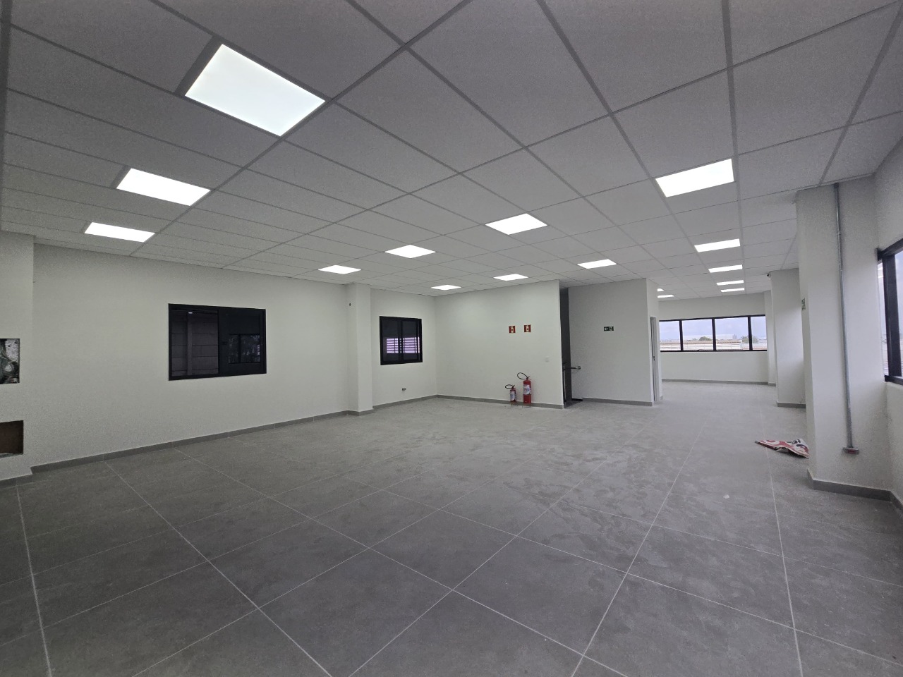 Galpão para Alugar em Condomínio em Sorocaba 1.200m² - 3 Docas. Fácil acesso à Rod. Castelo Branco