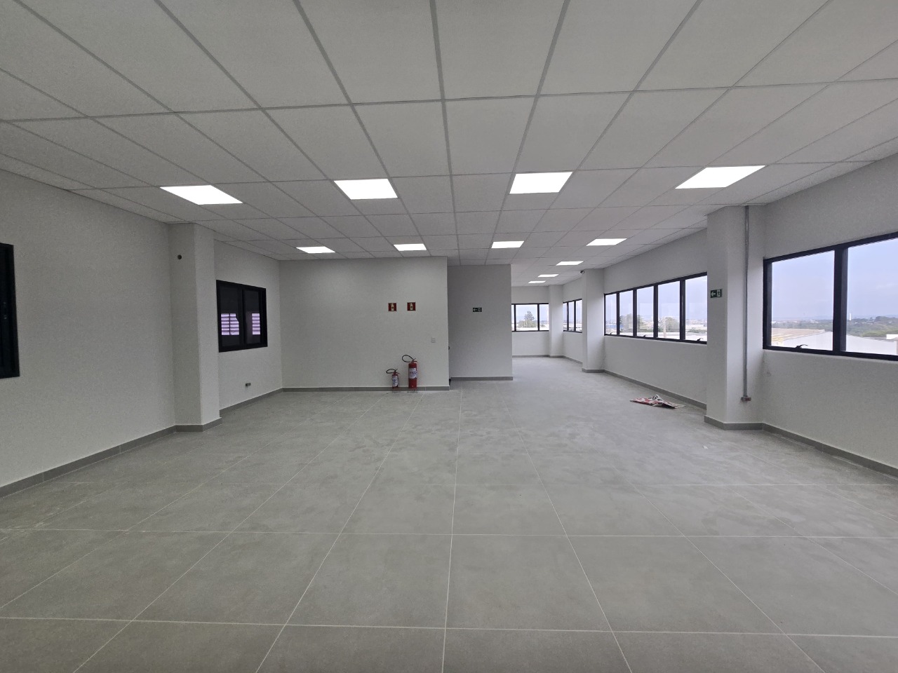 Galpão para Alugar em Condomínio em Sorocaba 1.200m² - 3 Docas. Fácil acesso à Rod. Castelo Branco