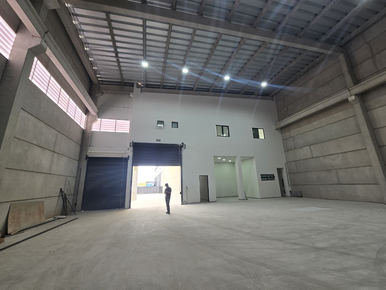 Galpão para Alugar em Condomínio em Sorocaba 1.200m² - 3 Docas. Fácil acesso à Rod. Castelo Branco