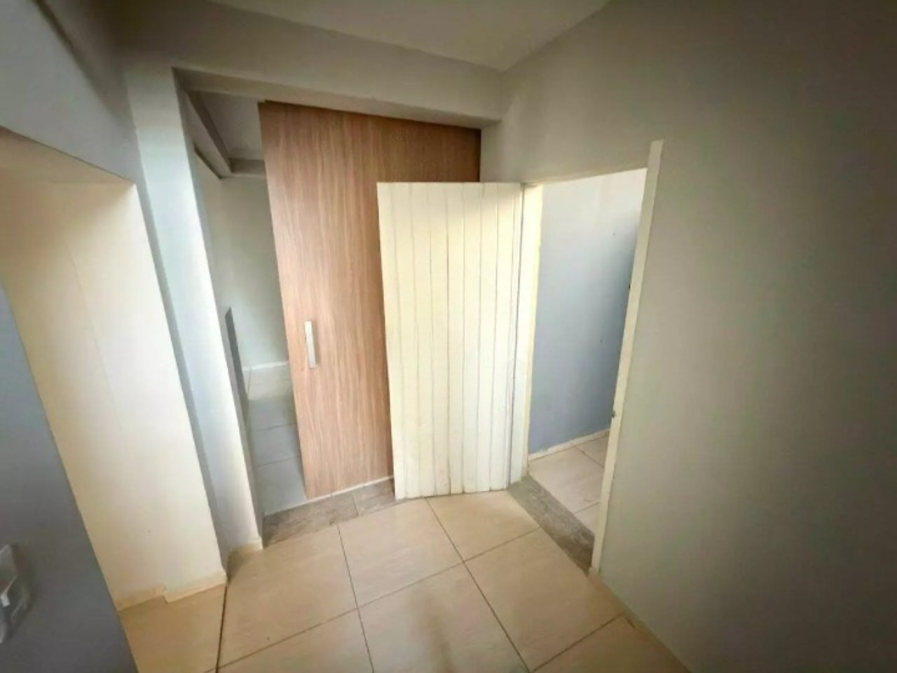 Galpão para alugar em Sorocaba no Éden, 1.001 m² construídos, 800 m² fabris, amplo pátio e fácil acesso às rodovias