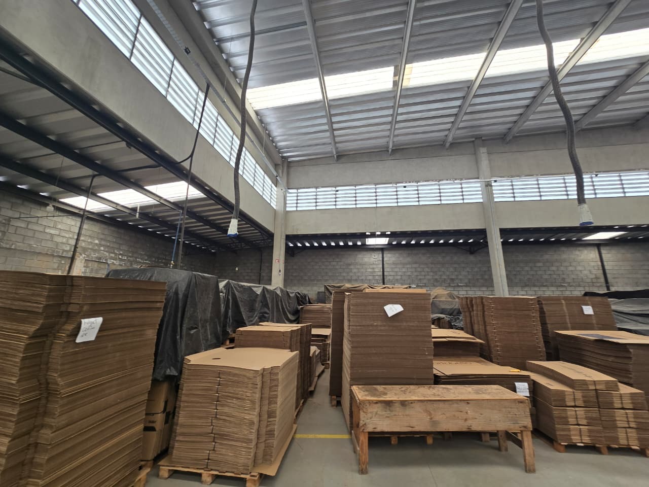 Galpão industrial e logístico à venda em Votorantim em condomínio fechado.