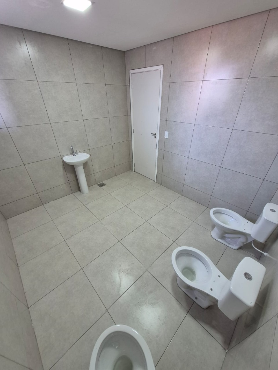 Galpão para Alugar em Sorocaba em Condomínio 980m² com Doca