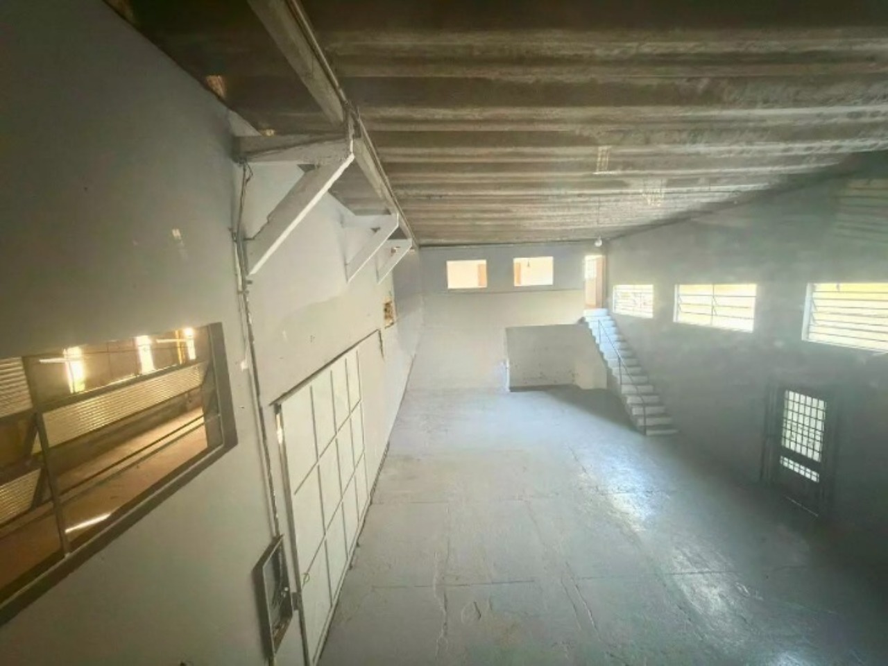 Galpão para alugar em Sorocaba no Éden, 1.001 m² construídos, 800 m² fabris, amplo pátio e fácil acesso às rodovias