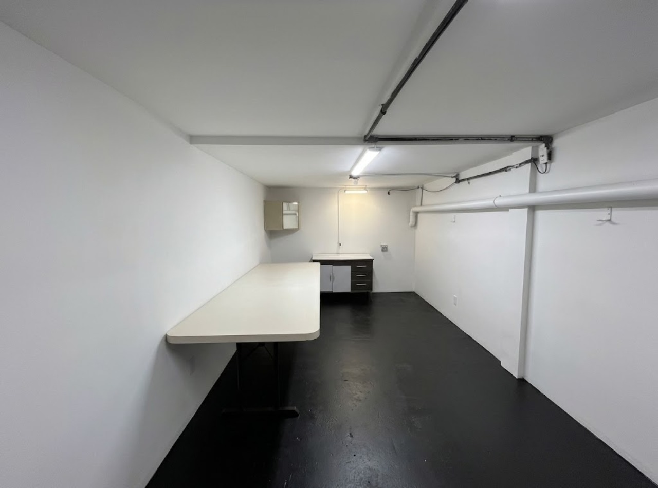 Galpão para alugar ou vender em Sorocaba na Av. General Carneiro, com 535 m², estacionamento e excelente visibilidade comercial