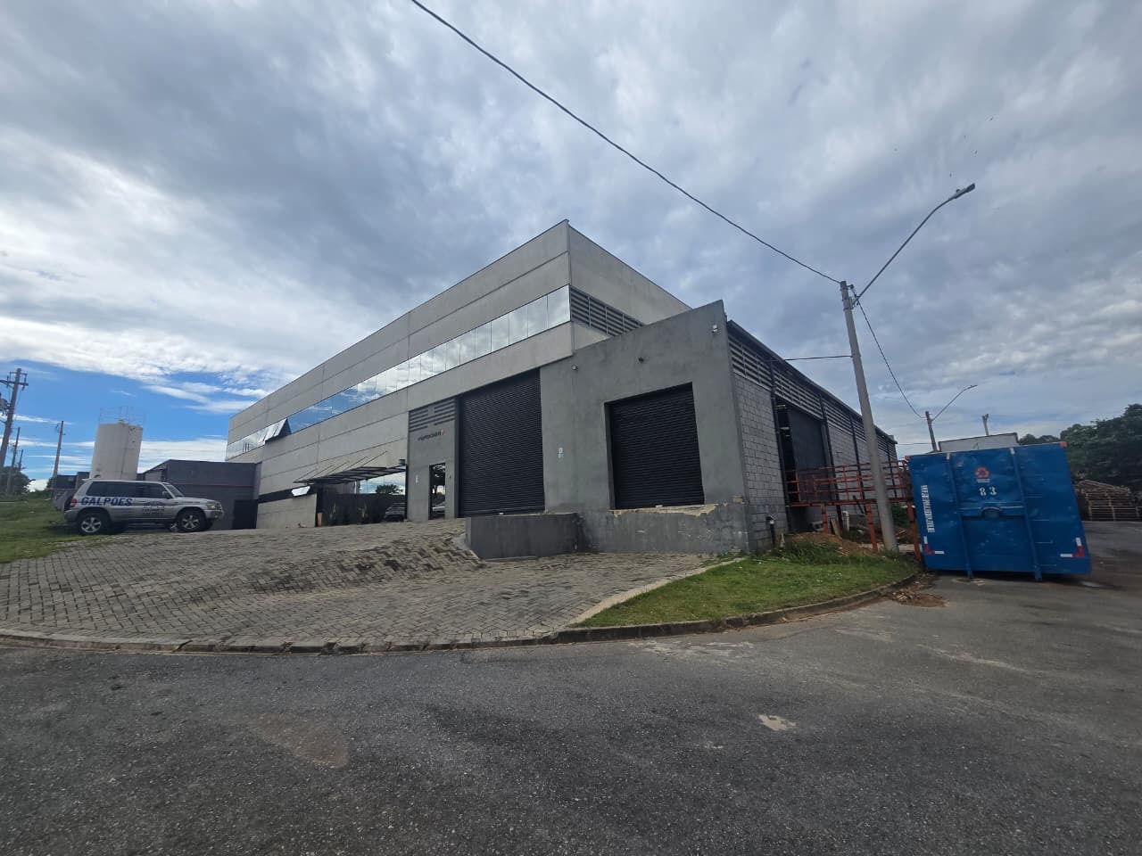 Galpão industrial e logístico à venda em Votorantim em condomínio fechado.