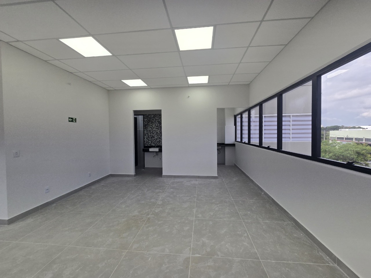 Galpão para Alugar em Condomínio em Sorocaba 1.200m² - 3 Docas. Fácil acesso à Rod. Castelo Branco