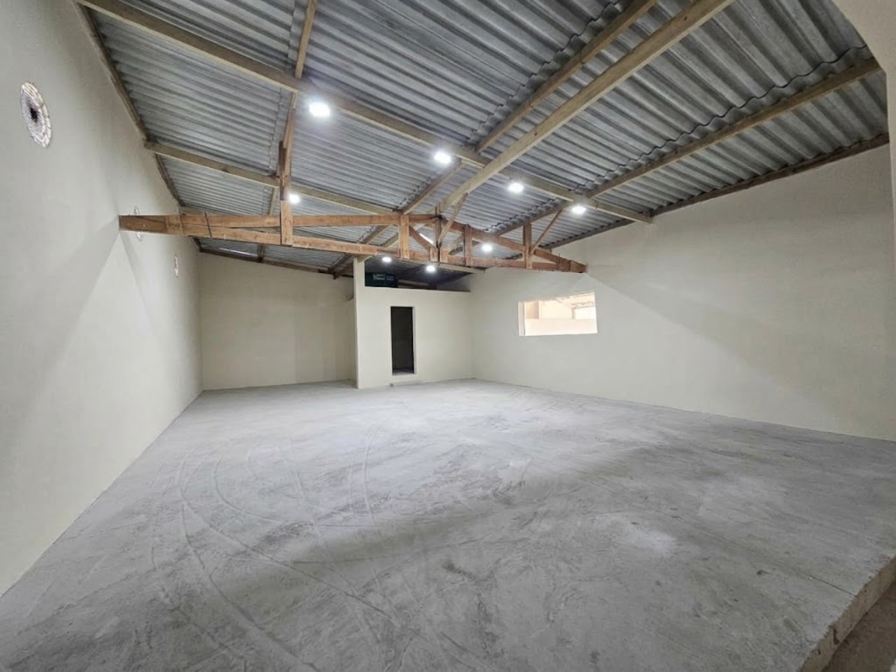 Galpão para Alugar em Sorocaba 584m² na Avenida O Caçador de Galpões