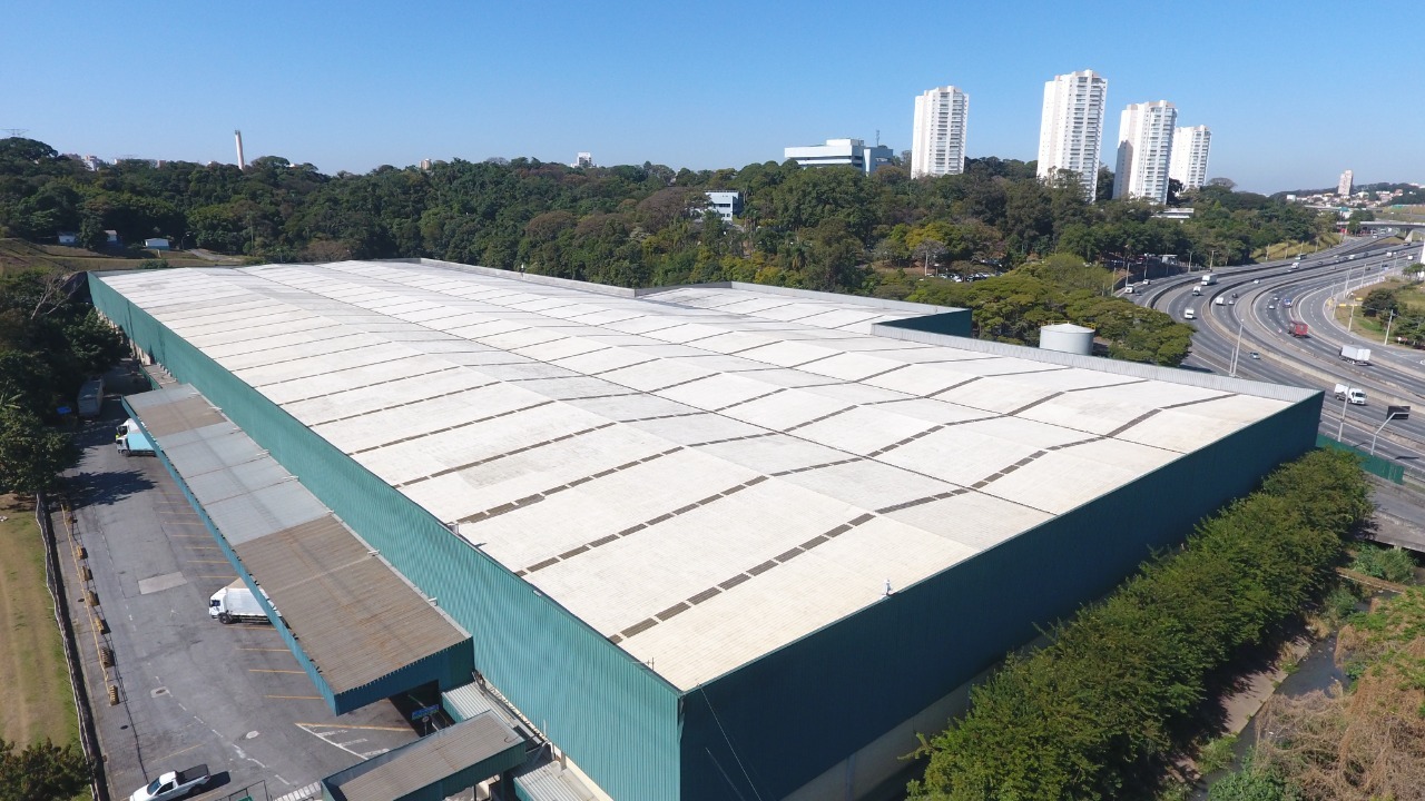Galpão para alugar em São Paulo, com câmara fria na Rodovia Anhanguera