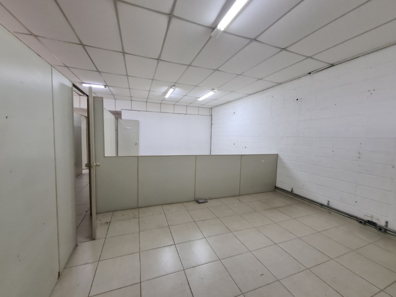 Galpão para Alugar ou Vender em Sorocaba, SP - 3.000m² Raposo Tavares Km 90 e Terreno 20.000m²