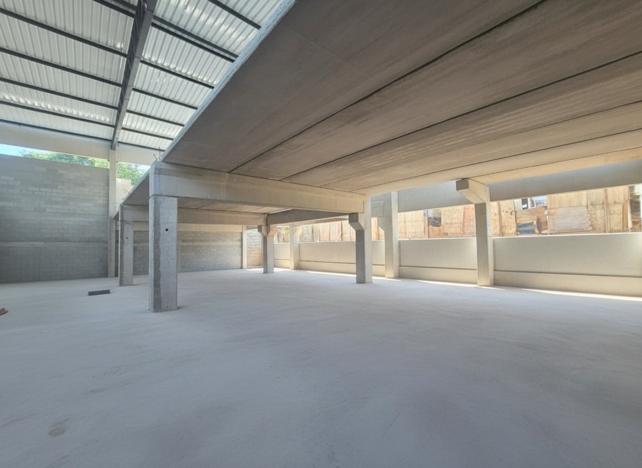Galpão para Alugar em Sorocaba, SP - 658m² Zona Oeste, Pé-Direito 8m, 1 Doca e Próximo ao CEASA - foto 4