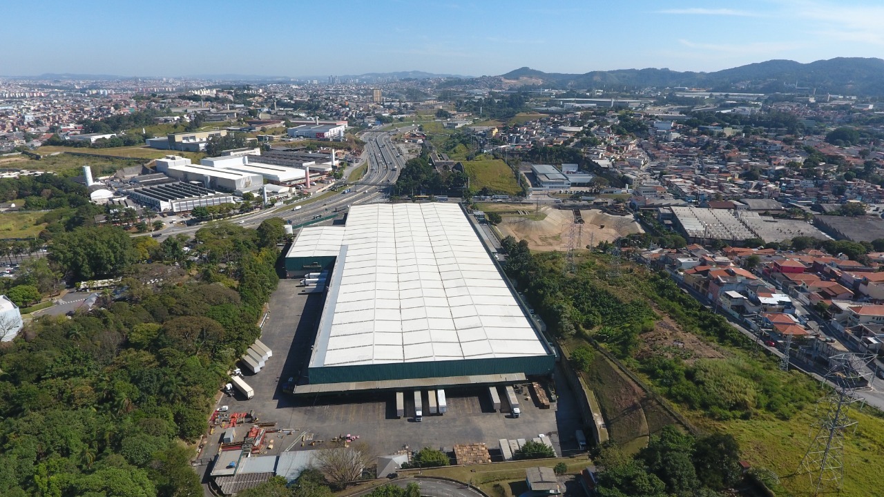 Galpão para alugar em São Paulo, com câmara fria na Rodovia Anhanguera