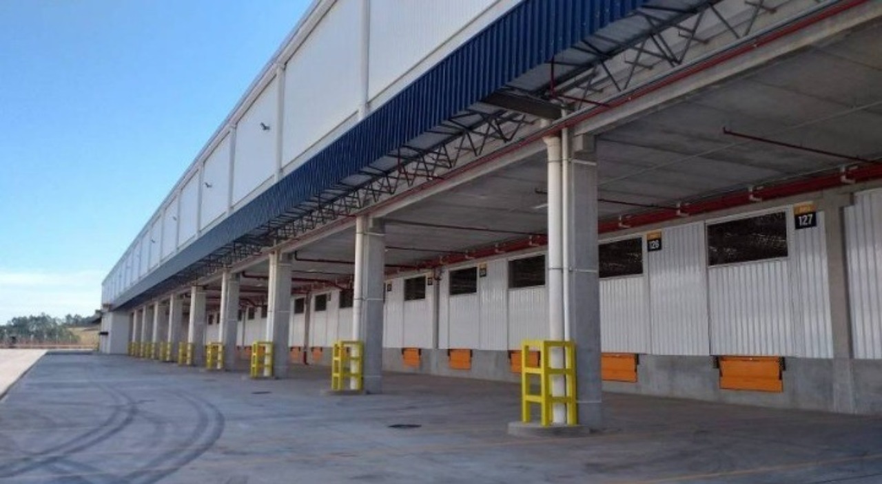 Galpão Industrial para Alugar e Venda em Condomínio em Cajamar, SP - 6.070m² Anhanguera e 10 Docas