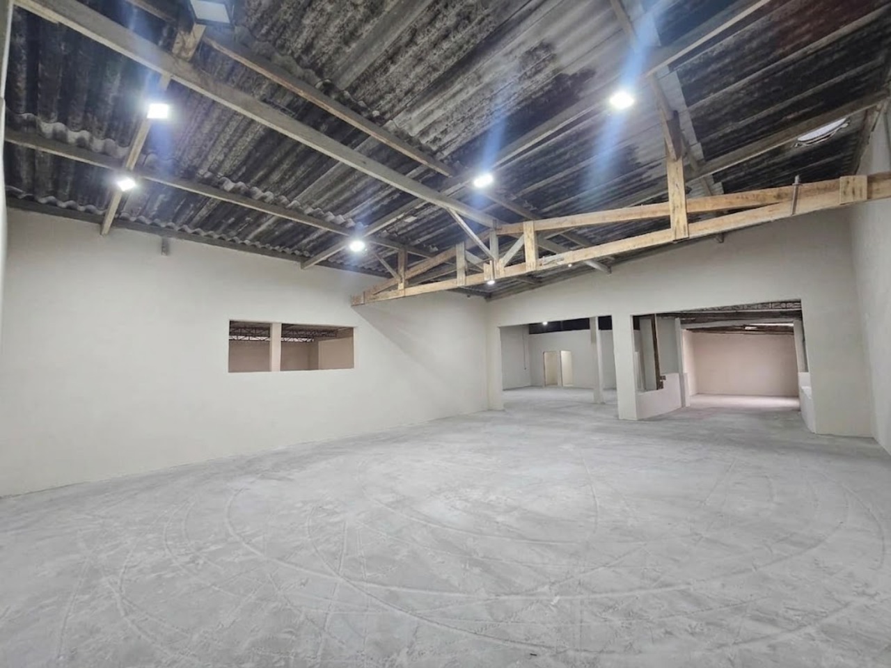 Galpão para Alugar em Sorocaba 584m² na Avenida O Caçador de Galpões