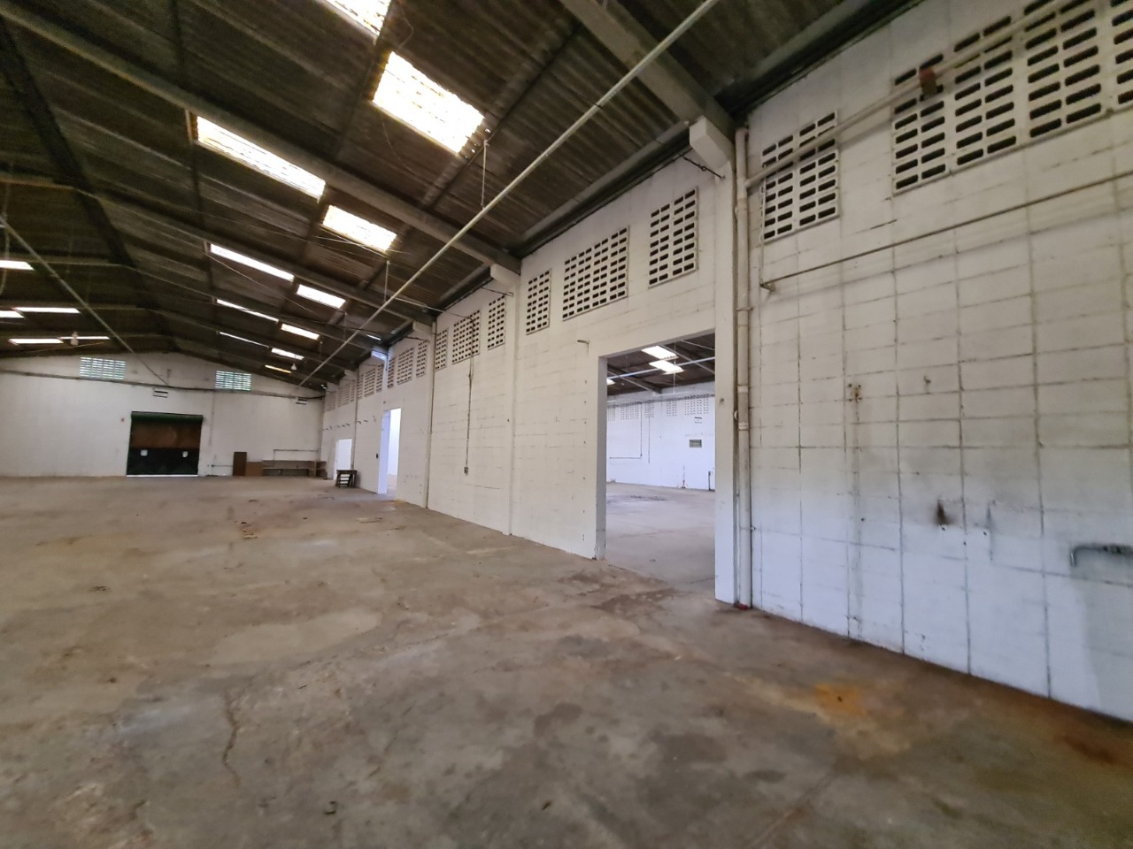 Galpão para Alugar ou Vender em Sorocaba, SP - 3.000m² Raposo Tavares Km 90 e Terreno 20.000m² - foto 3