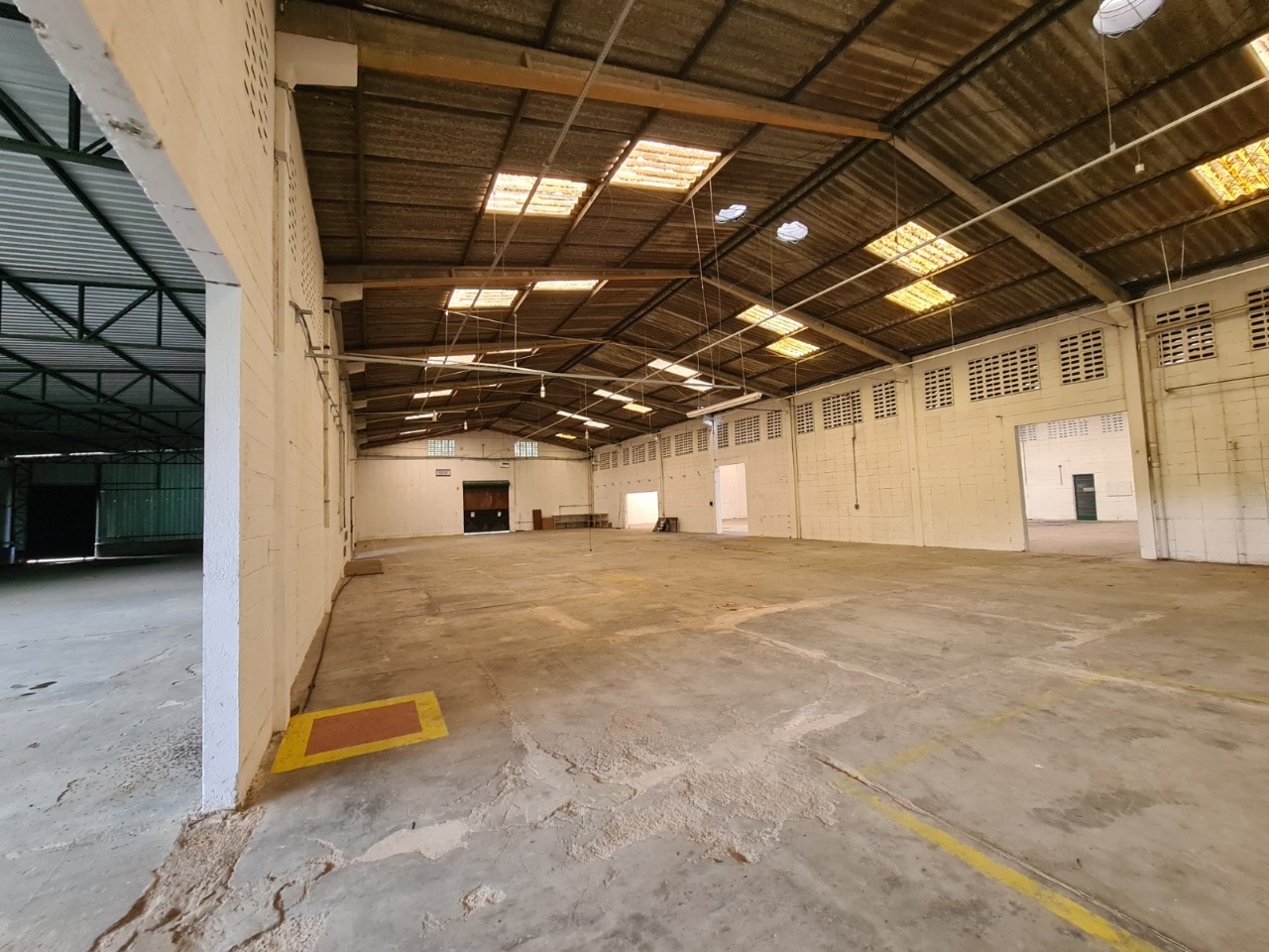 Galpão para Alugar ou Vender em Sorocaba, SP - 3.000m² Raposo Tavares Km 90 e Terreno 20.000m²