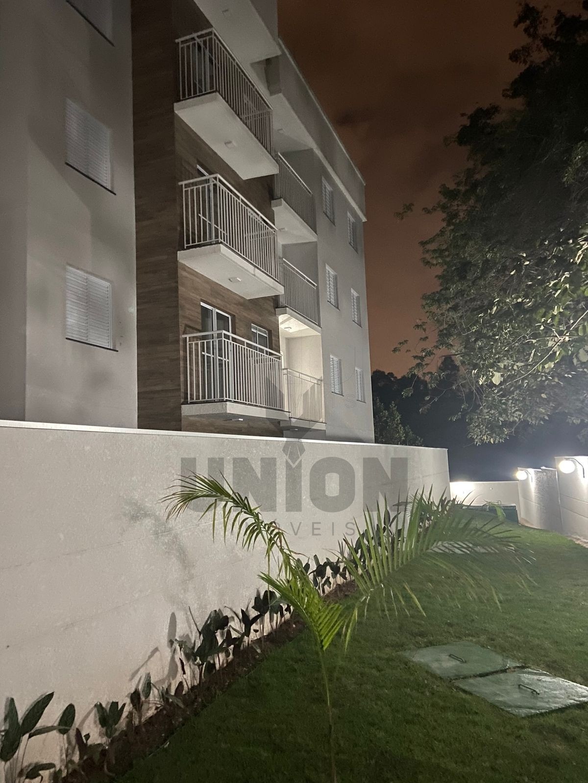 Apartamento para Comprar em CONDOMINIO BELLO CIELO I - VINHEDO - SP