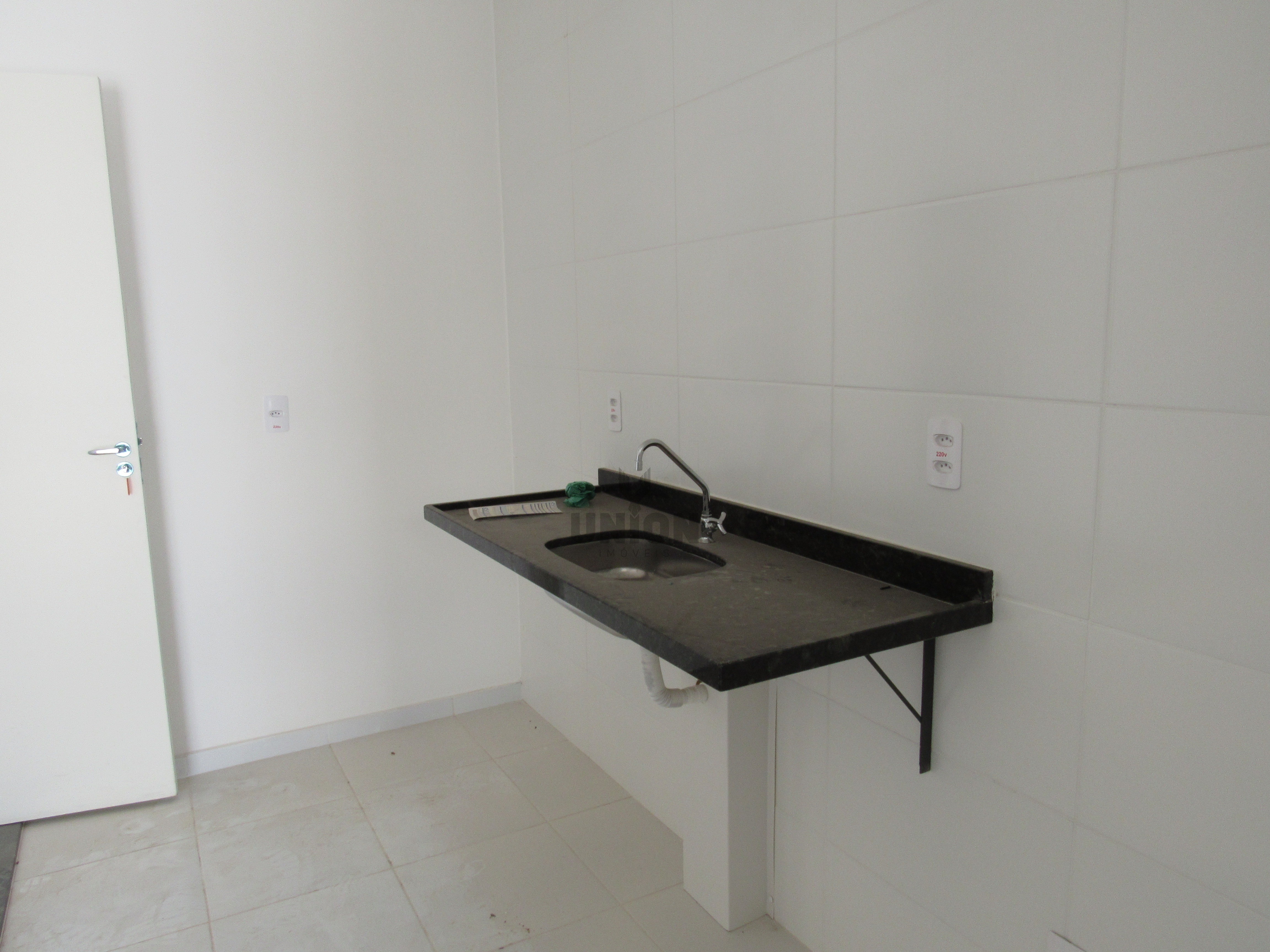 Apartamento para Comprar em CONDOMINIO BELLO CIELO I - VINHEDO - SP
