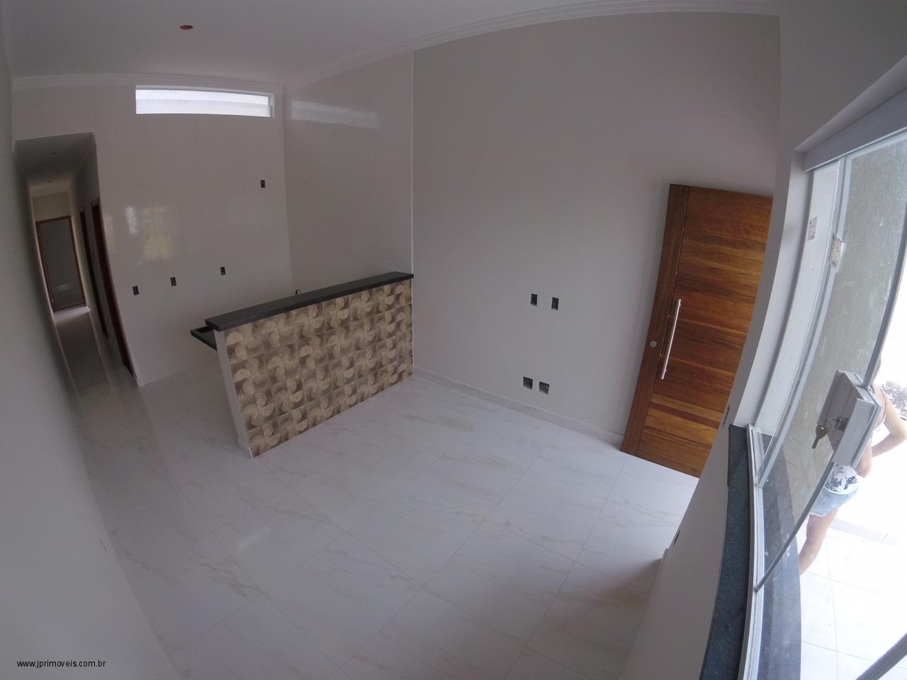 Casa à venda com 2 quartos, 53m² - Foto 1