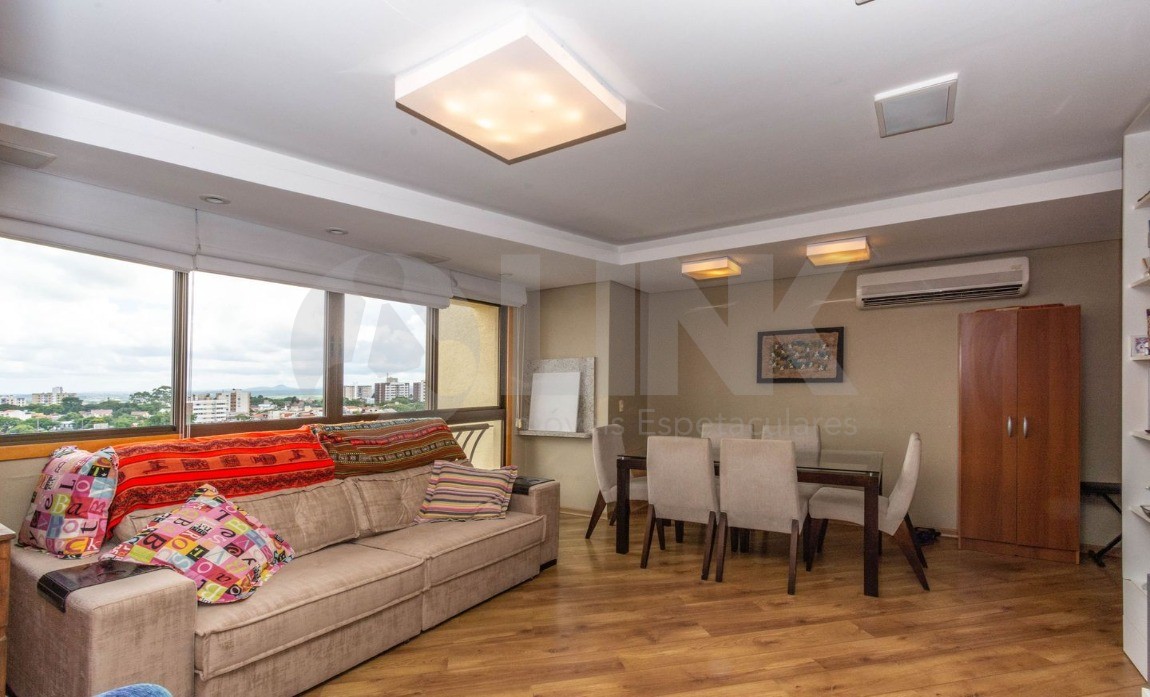 Apartamento com 3 quartos e 2 vagas à venda no bairro Passo da Areia em Porto Alegre