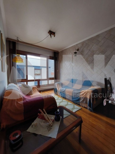 Apartamento de 3 dormitórios com 1 vaga de garagem à venda no bairro Mont Serrat em Porto Alegre próximo ao Zaffari Anita Garibaldi