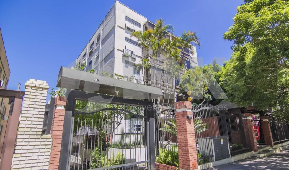 Apartamento de 3 dormitórios com 1 vaga de garagem à venda no bairro Mont Serrat em Porto Alegre próximo ao Zaffari Higienópolis