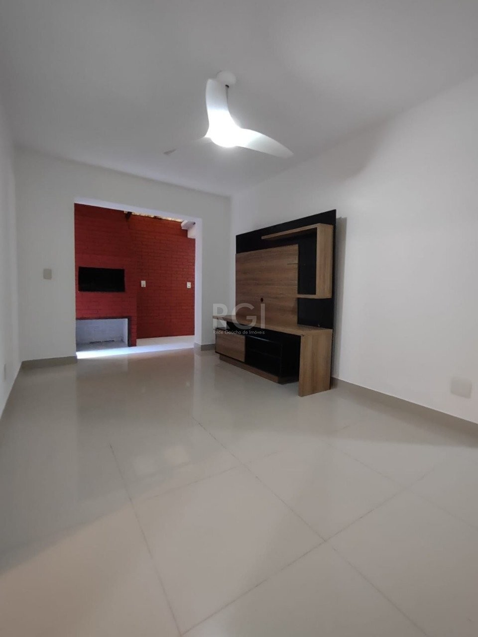 Apartamento Garden com 2 dormitórios à venda no bairro Medianeira em Porto Alegre próximo da Oscar Pereira