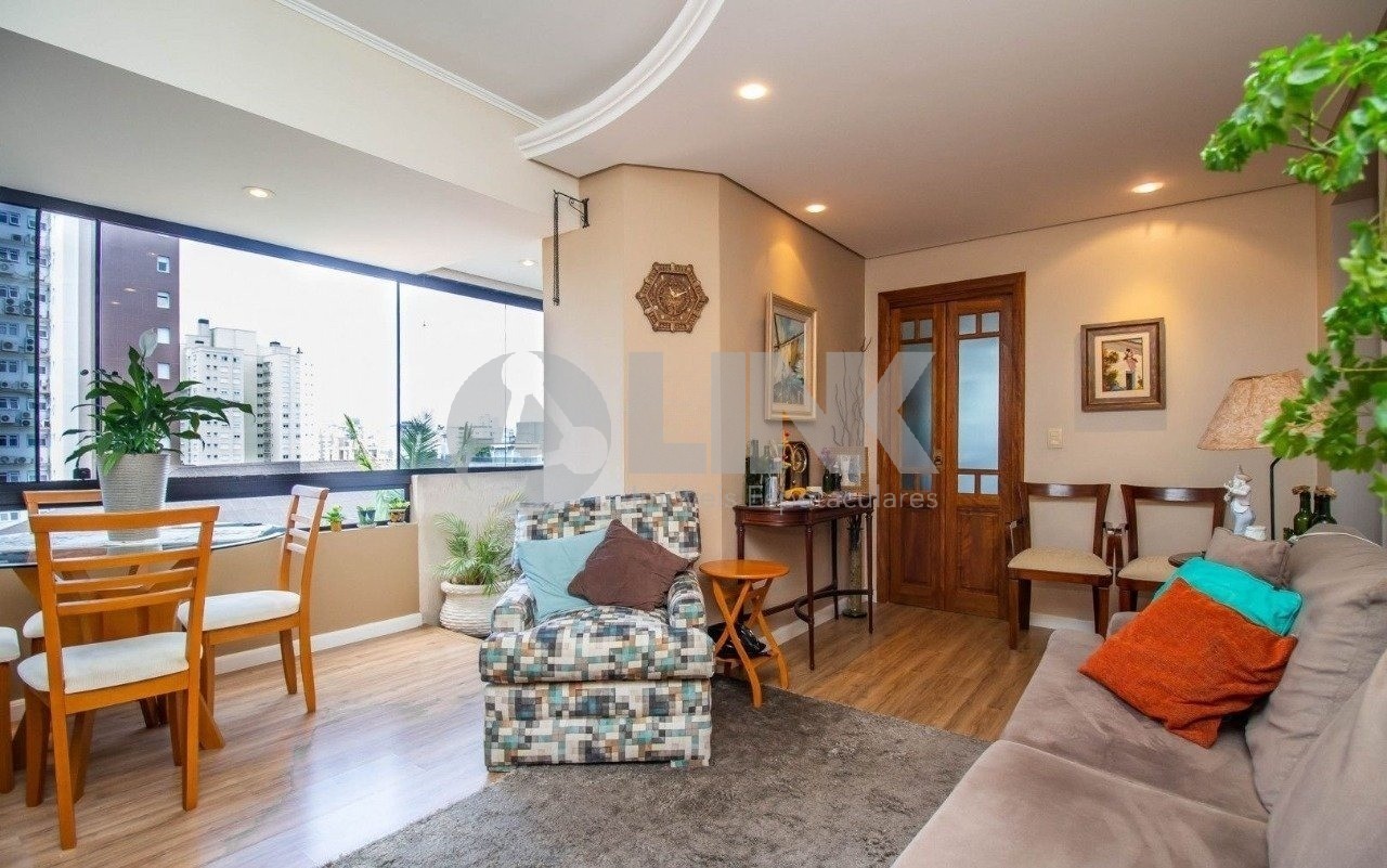 Apartamento de 2 quartos com 1 vaga à venda no bairro Auxiliadora em Porto Alegre
