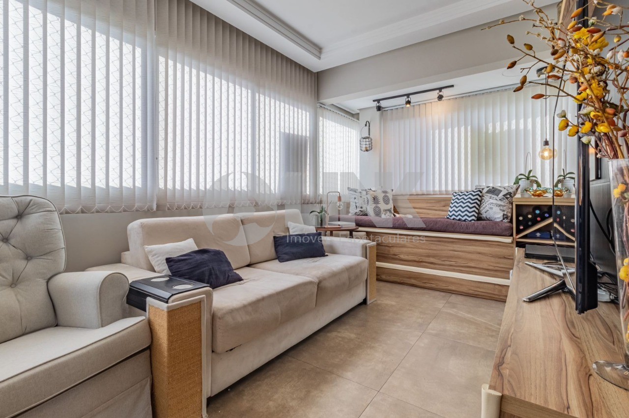 Apartamento 2 dormitórios com 2 vagas de garagem à venda no bairro Auxiliadora em Porto Alegre próximo do Zaffari da Anita Garibaldi