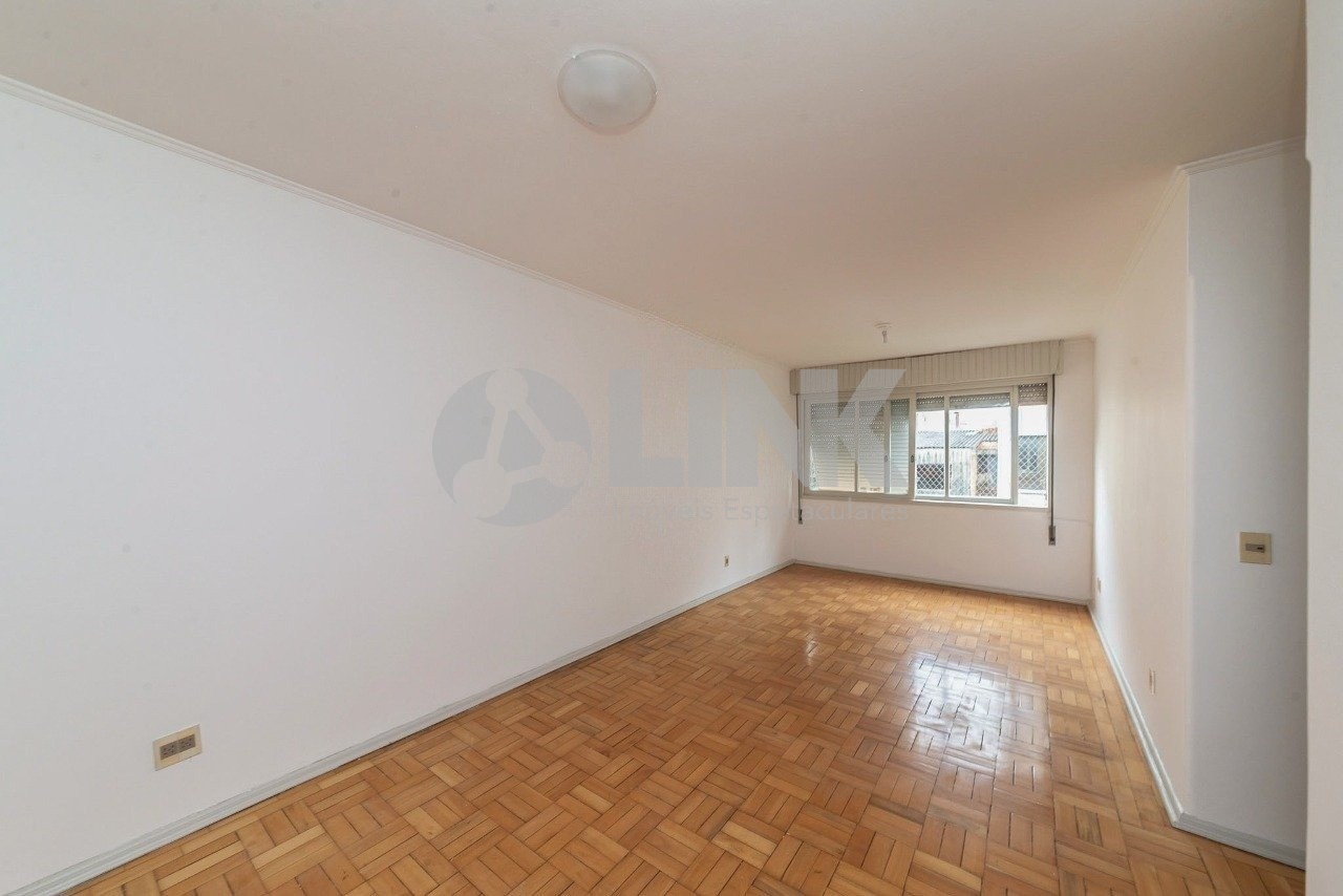 Apartamento de 3 dormitórios com 1 vaga de garagem à venda no bairro Petrópolis em Porto Alegre próximo ao Zaffari Protásio Alves