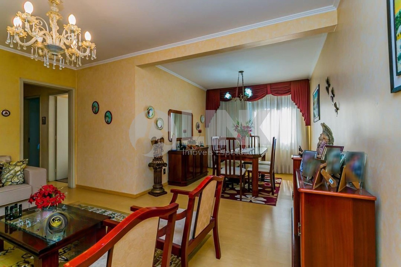 Apartamento de 3 quartos com 1 vaga à venda no bairro Vila Ipiranga em Porto Alegre