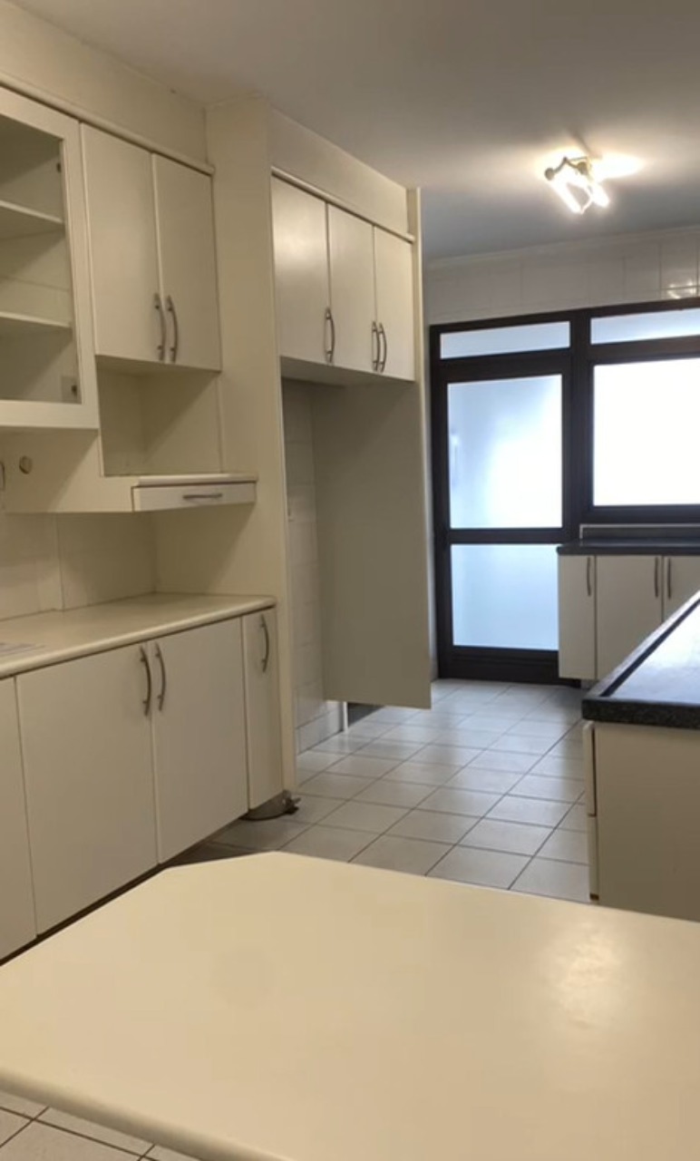 Apartamento, 3 quartos, 196 m² - Foto 2