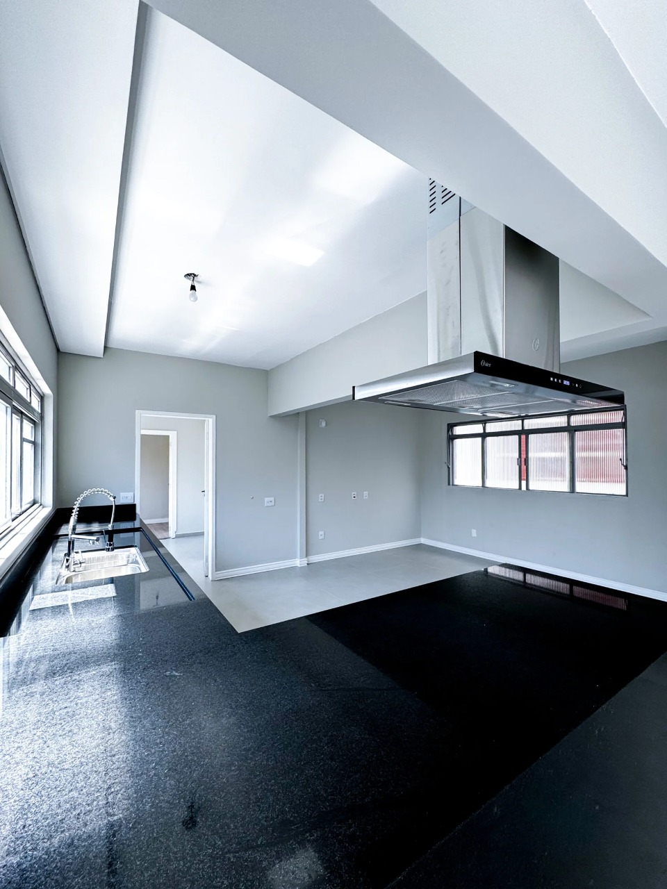 Apartamento, 3 quartos, 220 m² - Foto 2