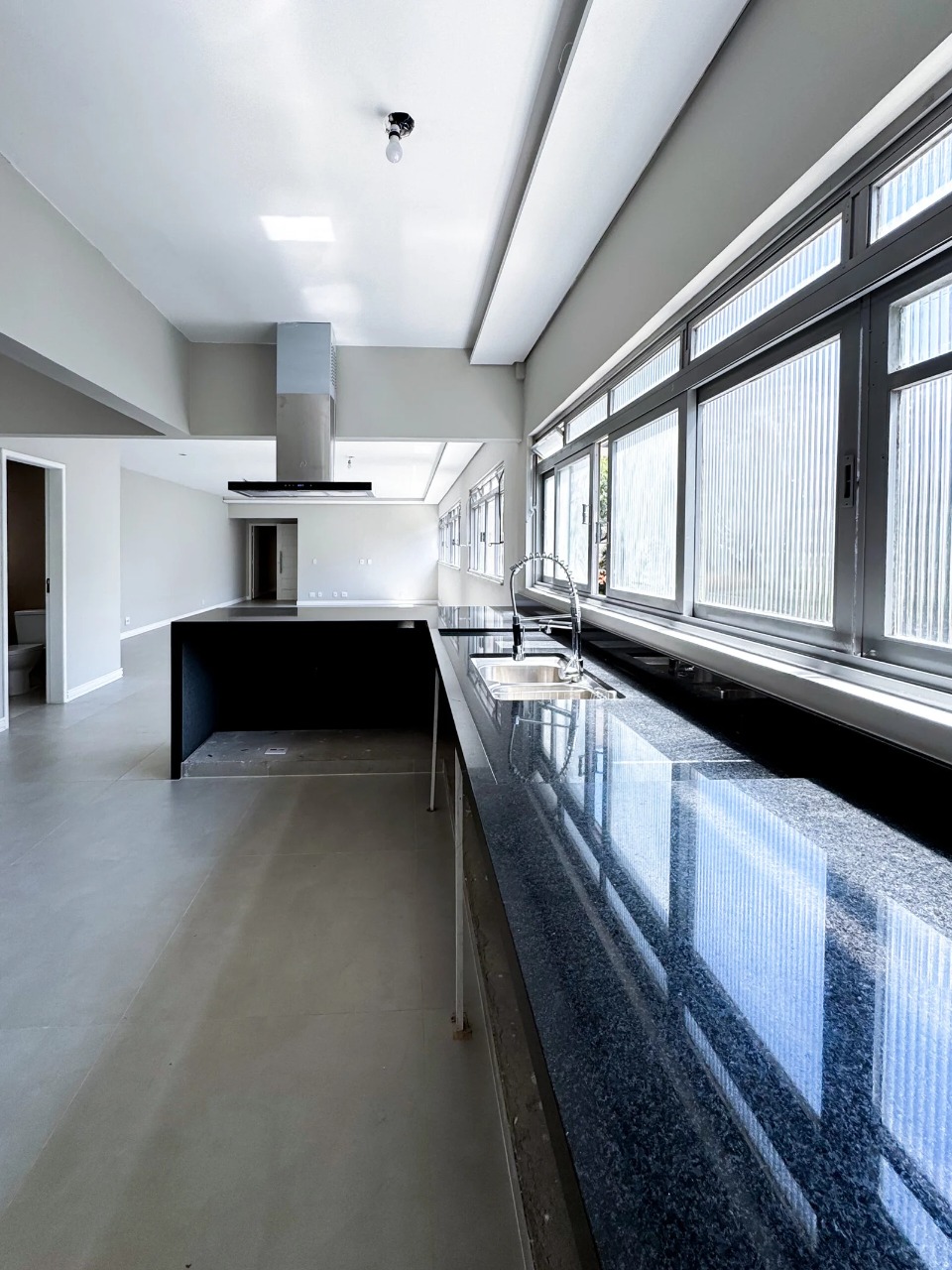 Apartamento, 3 quartos, 220 m² - Foto 1