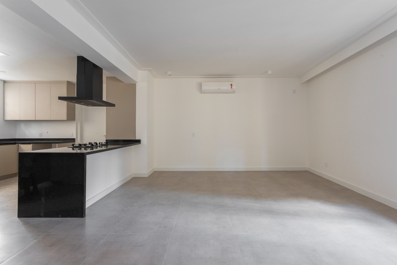 Apartamento, 3 quartos, 210 m² - Foto 1