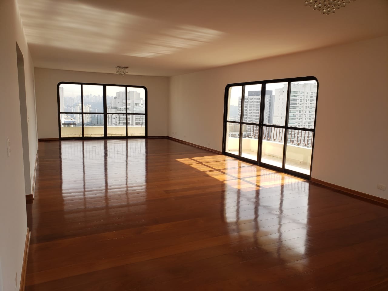 Cobertura, 4 quartos, 650 m² - Foto 1