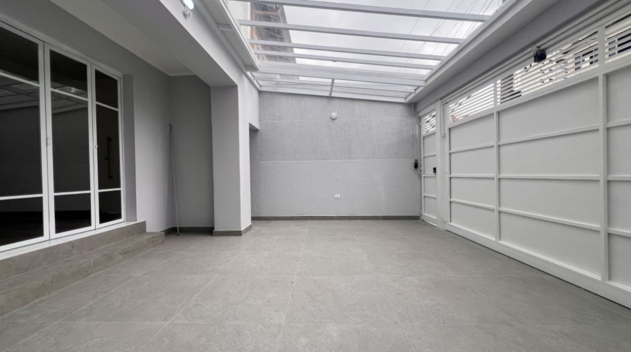 Casa, 3 quartos, 240 m² - Foto 1