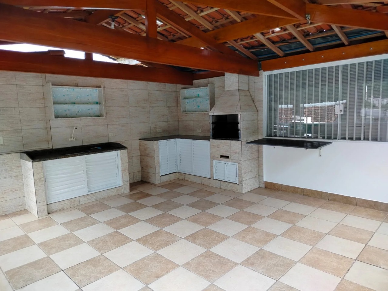 Casa, 3 quartos, 220 m² - Foto 1